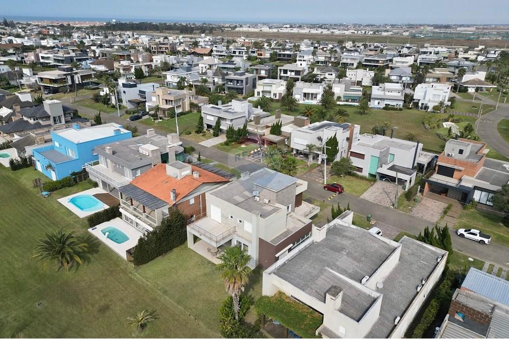 Sobrado - Venda - Xangri-lá , Rio Grande do Sul - 50.jpg - 612671067-25