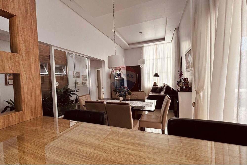 Casa - Venda - Carazinho , Rio Grande do Sul - e3bd84c4-b8c2-4b51-96ad-ae49b92fb283.jpg - 612701042-54