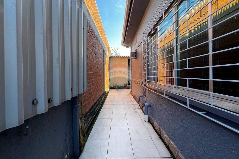 Casa Comercial - Venda - São Leopoldo , Rio Grande do Sul - Corredor lateral 1.jpg - Garagem - 610461003-19