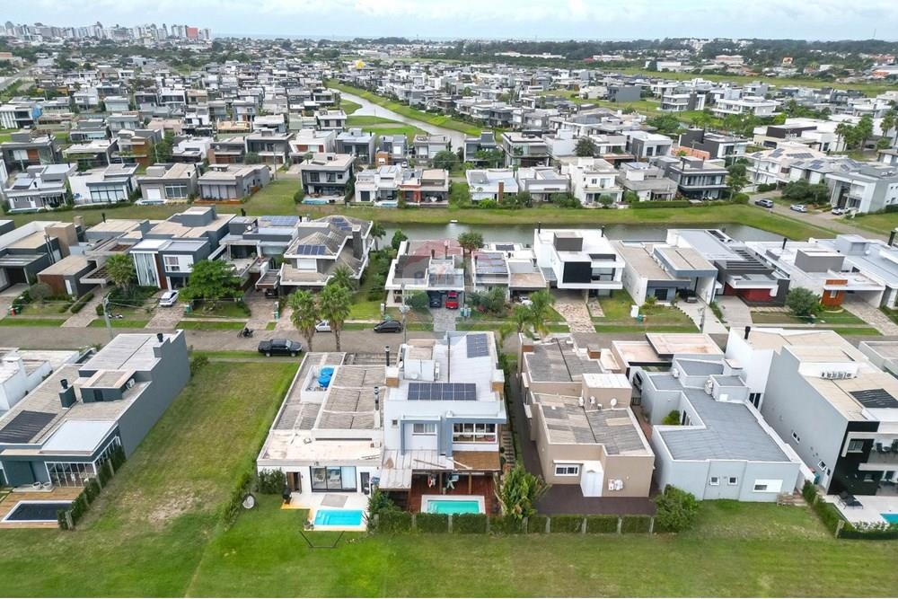 Casa de Condomínio - Venda - Capão da Canoa , Rio Grande do Sul - 83.jpeg - Fachada - 612671063-3