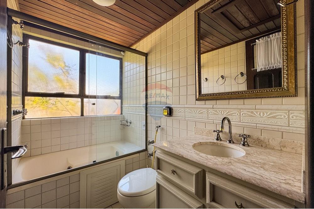 Casa - Venda - Canela , Rio Grande do Sul - Banheiro de cima.JPG - 610131005-46