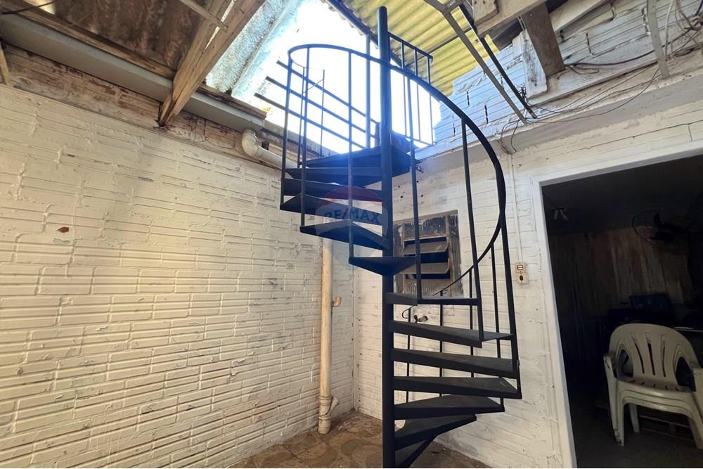 Casa Comercial - Venda - São Leopoldo , Rio Grande do Sul - Escada garagem.jpg - Garagem - 610461003-38
