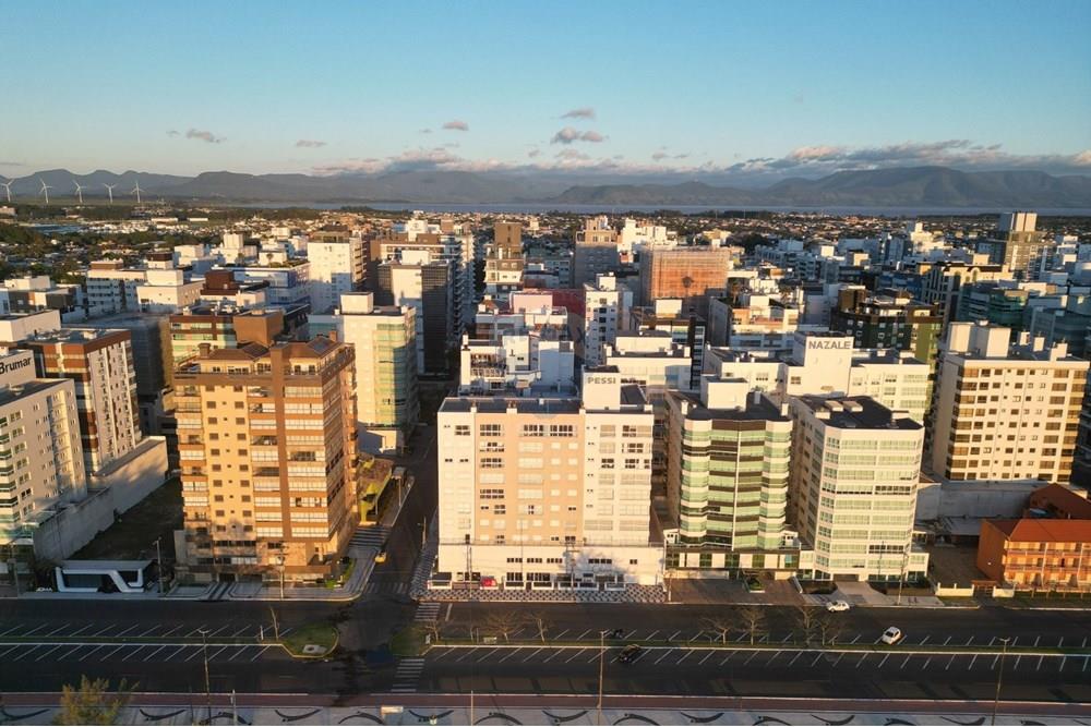 Apartamento - Venda - Capão da Canoa , Rio Grande do Sul - Imagem do WhatsApp de 2025-10-14 à(s) 18.36.40_b7d5b9bf.jpg - Fachada - 612671046-33