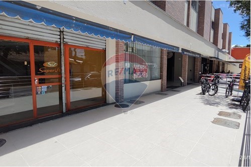 Venda-Ponto Comercial/ Loja-Avenida Rozendo Serapião de Souza Filho , 595  - ao lado 40 Sabores  - Mata da Praia , Vitória , Espírito Santo , 29065020-620271005-1