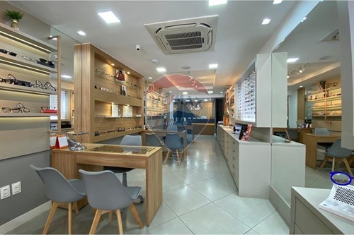 Venda-Prédio-Avenida Expedito Garcia , 227  - banco bradesco  - Campo Grande , Cariacica , Espírito Santo , 29146201-620211017-5