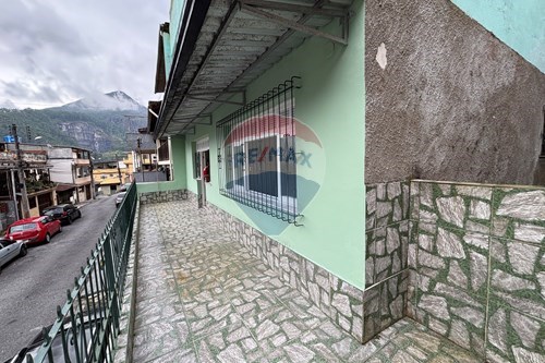 Venda-Casa-Rua Felisberto Faustino Júnior , 63  - Rua da Caixa D'água  - Olaria , Nova Friburgo , Rio de Janeiro , 28623590-630551061-66