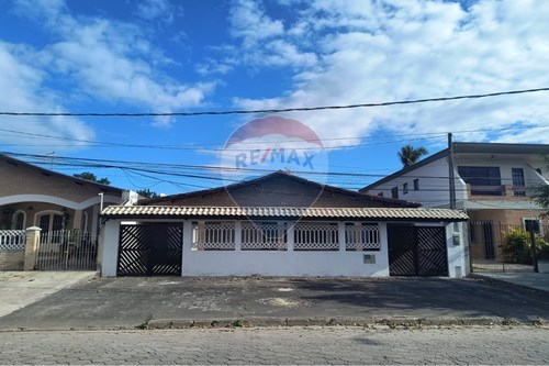 Venda-Casa-Avenida Guarda Mirim Juarez , 217  - Rua do Mc Donald's  - Indaiá , Caraguatatuba , São Paulo , 11665340-631571018-2