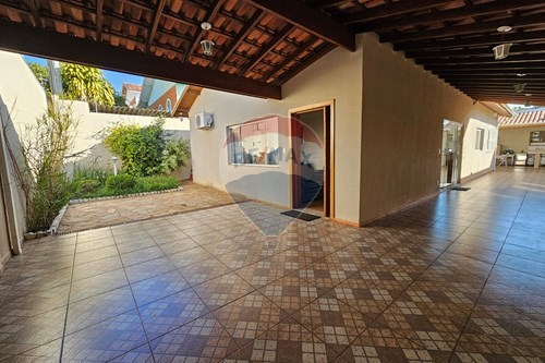 Venda-Casa-Rua Independência , 430  - Vila Rodrigues Alves , Botucatu , São Paulo , 18601320-630481131-12