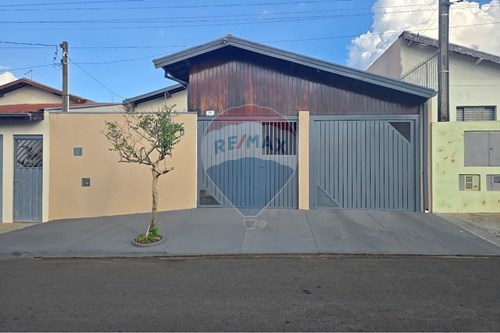 Venda-Casa-Rua HERMINIO MARCO CALONEGO , 440  - JARDIM PLANALTO  - Jardim Planalto , Botucatu , São Paulo , 18608200-630481020-49