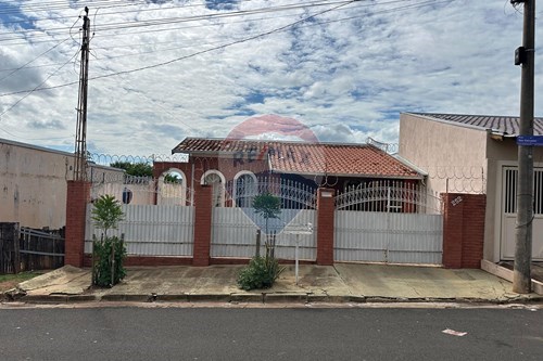 Venda-Casa-Rua São Salvador , 252  - Próximo a Newdrop  - Vila São Benedito , Lins , São Paulo , 16401085-631011016-70