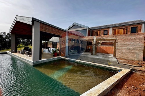 Venda-Casa de Condomínio-Rodovia Jose Augusto Freire , 742  - PROXIMO AO CENTRO JOANOPOLIS  - Centro , Joanópolis , São Paulo , 12980000-630251110-8