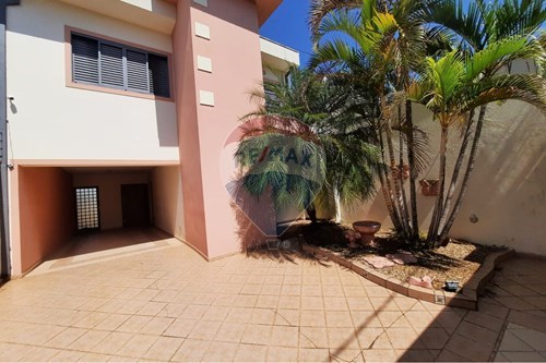 Venda-Sobrado-R. Cel. José Vitoriano Villas Bôas , 1423  - Centro , Botucatu , São Paulo , 18600-130-630111006-914