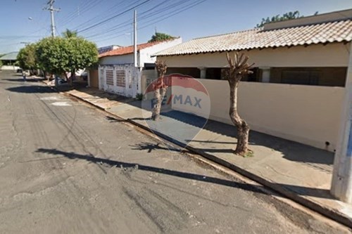 Venda-Casa-Avenida Valentin Beneciutti , 56  - Centro , Penápolis , São Paulo , 16306192-631191013-89