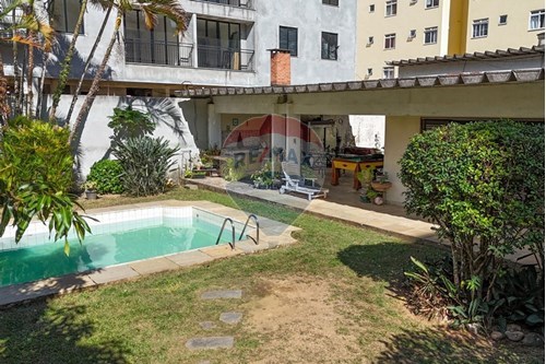 Venda-Casa-Rua Manoel Muniz Falcão , 240  - Perto da academia Athetic Club  - Corrêas , Petrópolis , Rio de Janeiro , 25720 075-631611009-16