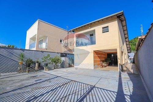 Venda-Sobrado-Rua Paschoal Paes de Araujo , 85  - Proximo Parque Parcão  - Martim de Sá , Caraguatatuba , São Paulo , 11662090-631571013-3