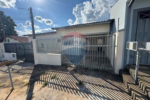 Venda-Casa-Rua Izidoro Bertaglia , 1683  - Panda supermercados  - Jardim Paraíso , Botucatu , São Paulo , 18610140-630481105-179