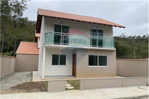 Venda-Casa-Rua Dutra , 142  - Residencial Oberland  - Varginha , Nova Friburgo , Rio de Janeiro , 28616346-630551061-62