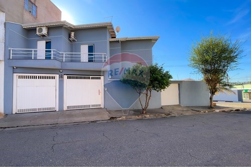 Venda-Sobrado-Major Martiniano Soares , 390  - Vila Doutor Laurindo , Tatuí , São Paulo , 18271-480-631081059-5