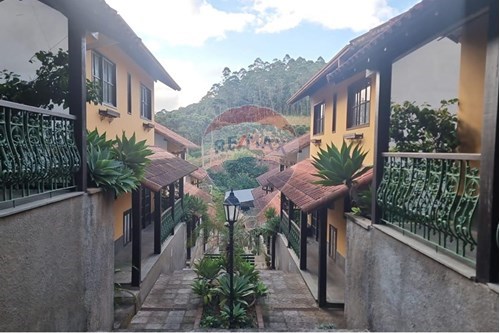 Venda-Casa-Rua Lucio Antunes Nogueira , 242  - Varginha , Nova Friburgo , Rio de Janeiro , 28616320-630551055-98