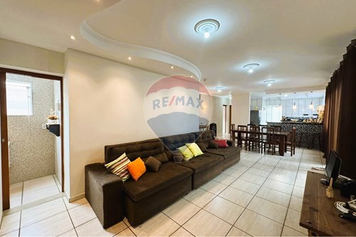 Venda-Casa-Centro , Botucatu , São Paulo , 18602170-630481105-178