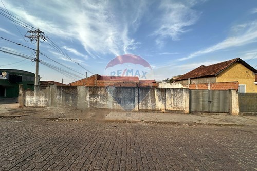 Venda-Terreno-Rua Doutor Machado Bitencourt , 190  - Perto do Hospital Santa Casa de Lins  - Vila América , Lins , São Paulo , 16400150-631011016-78