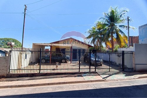 Venda-Casa-Rua Presidente Vargas , 869  - viaduto  - Vila Feltrini , Andradina , São Paulo , 16900443-631201029-85