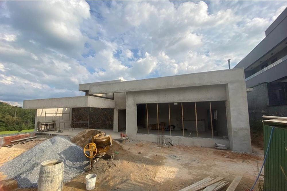 Casa à venda com 3 quartos, 252m² - Foto 3