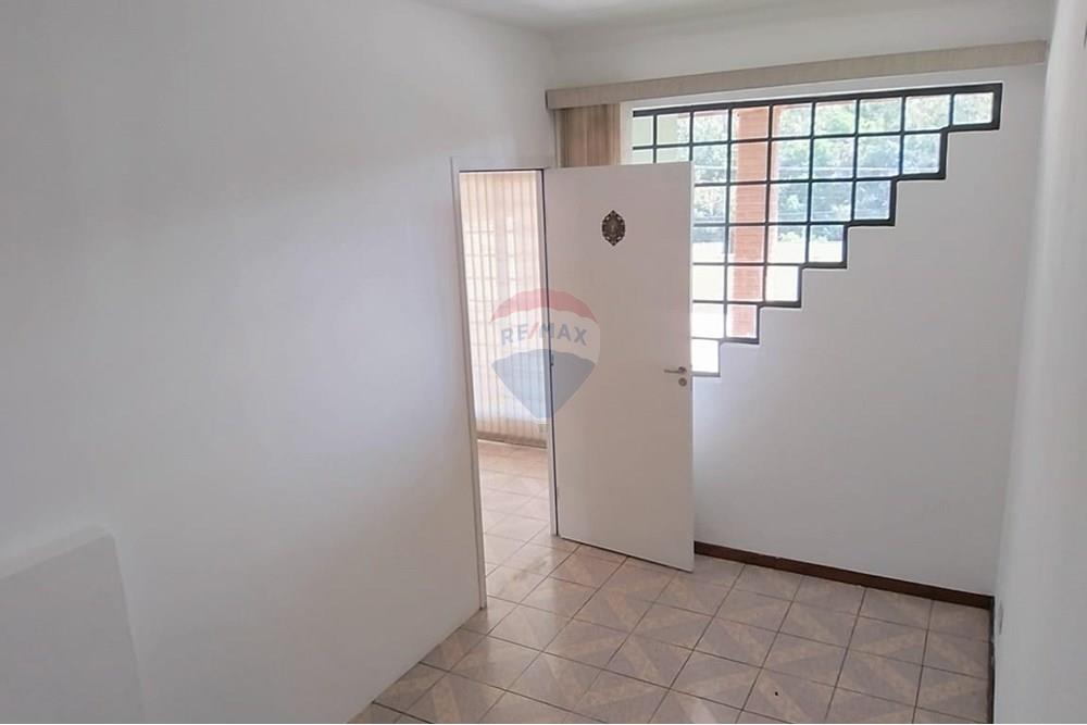 Casa à venda com 4 quartos, 285m² - Foto 26