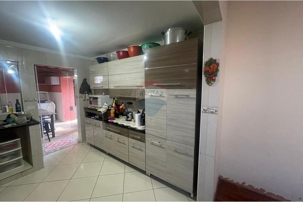 Casa à venda com 3 quartos, 218m² - Foto 17