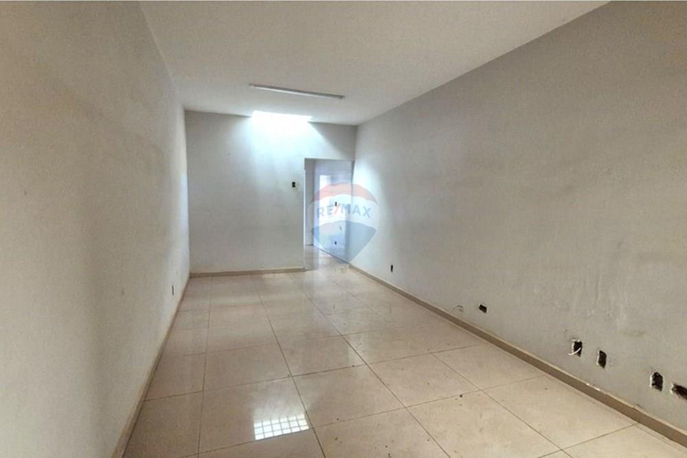 Casa com 3 quartos à venda, 250m² — foto 19 de 21