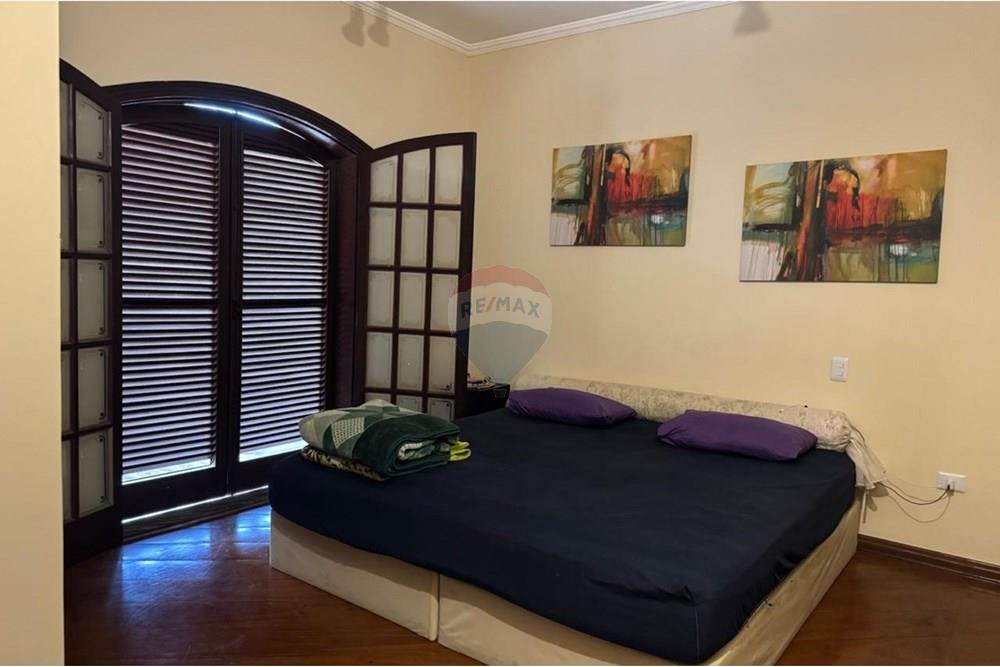 Casa à venda com 4 quartos, 250m² - Foto 29
