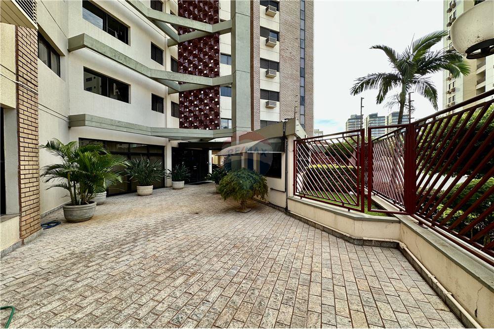 Apartamento com 3 quartos à venda, 134m² — foto 2 de 24