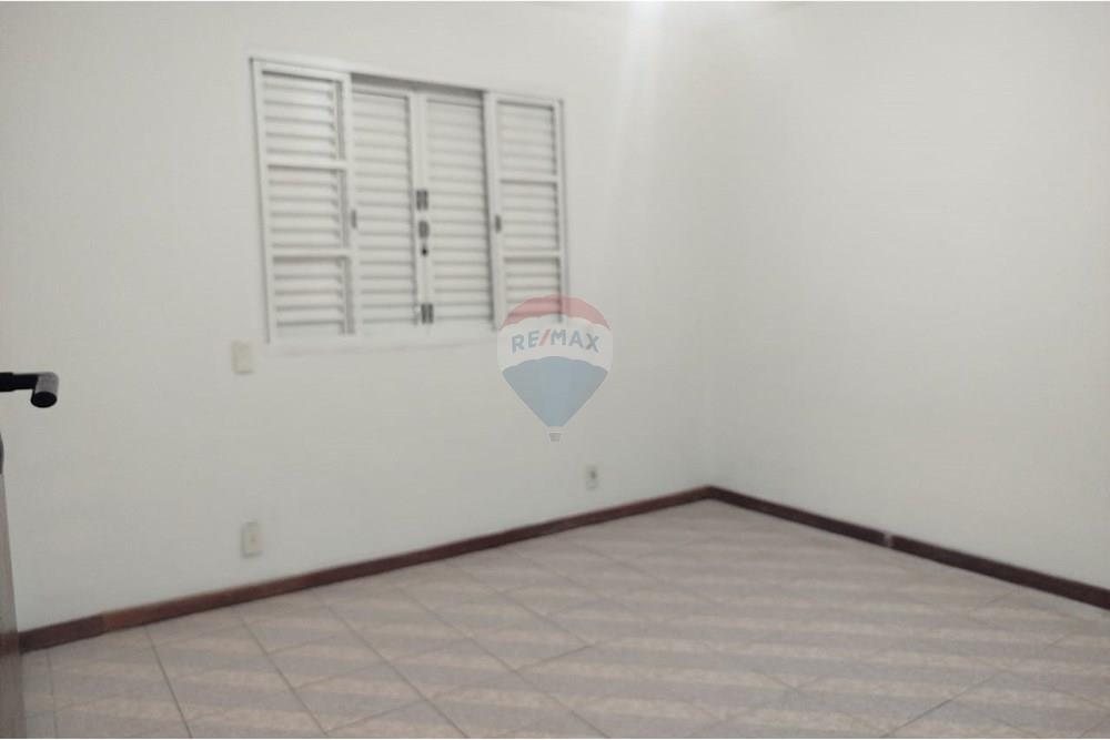 Casa à venda com 4 quartos, 285m² - Foto 15