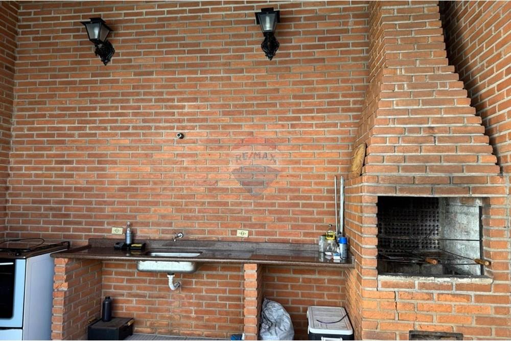 Casa à venda com 4 quartos, 250m² - Foto 35