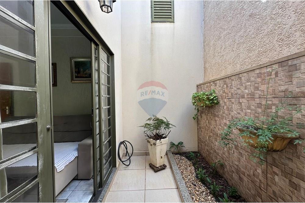 Casa com 3 quartos à venda, 133m² — foto 8 de 31