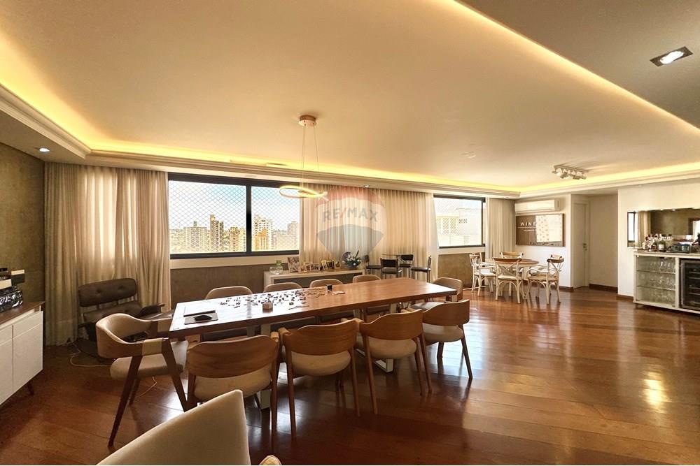 Apartamento com 3 quartos à venda, 193m² — foto 1 de 31