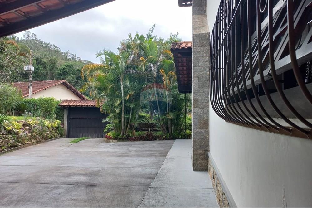 Casa - Venda - Nova Friburgo , Rio de Janeiro - 5f8fc813-316a-48a4-8dd0-a9287cc8081c.JPG - Quintal - 630551081-11