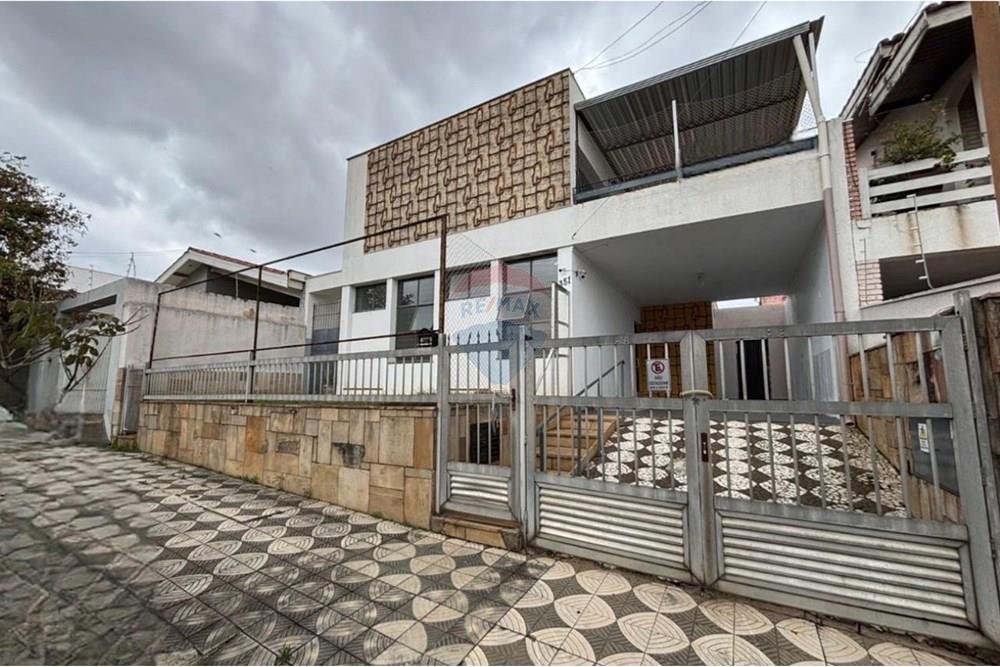 Casa, 4 quartos, 255 m² - Foto 1