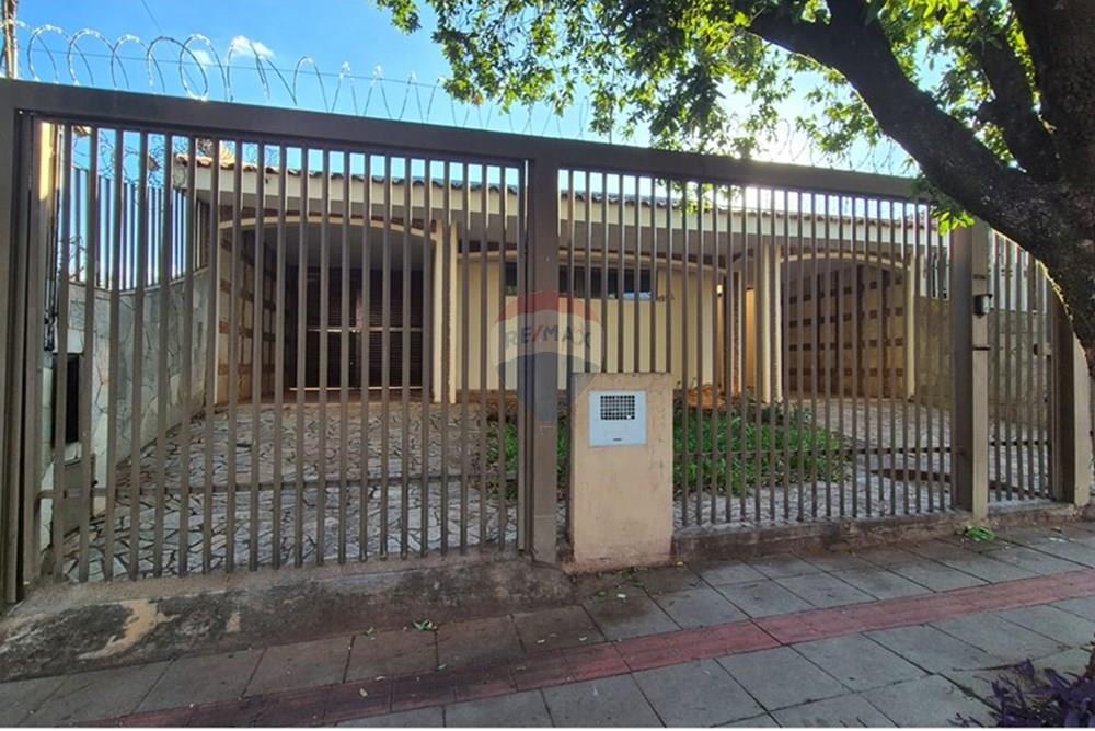 Casa com 3 quartos à venda, 250m² — foto 4 de 21