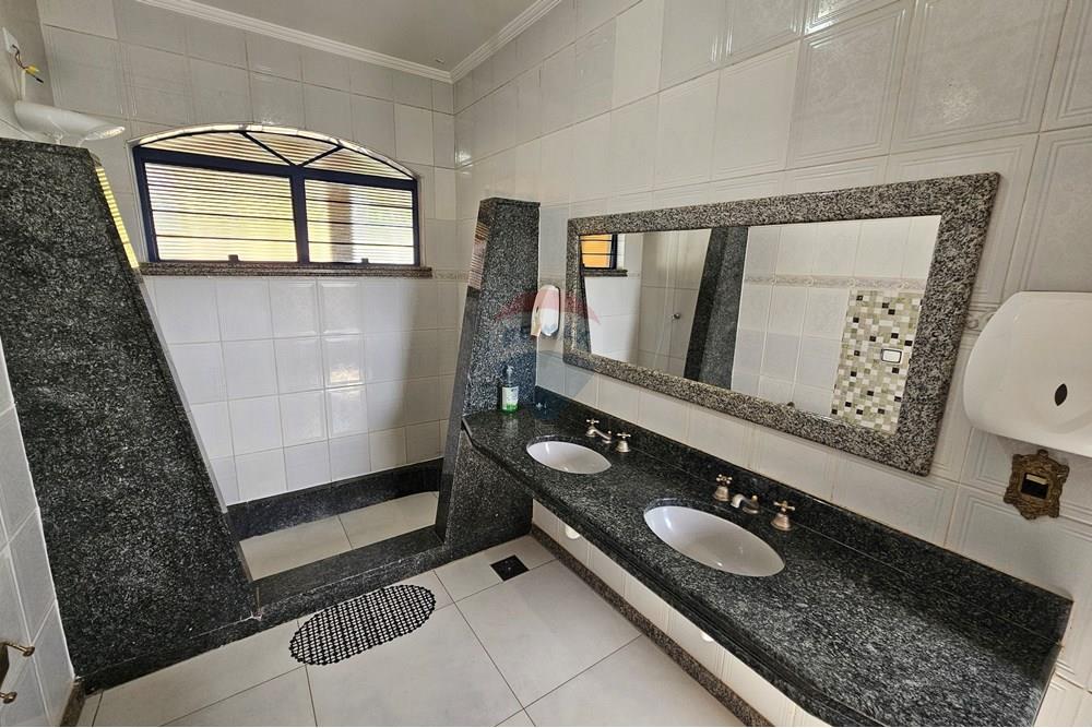 Chácara / Sítio / Fazenda - Venda - Araçoiaba da Serra , São Paulo - 20250508_140453.jpg - Banheiro - 630601140-26