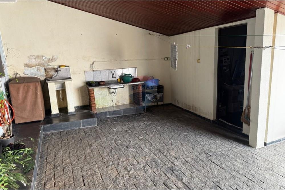 Casa à venda com 3 quartos, 201m² - Foto 14