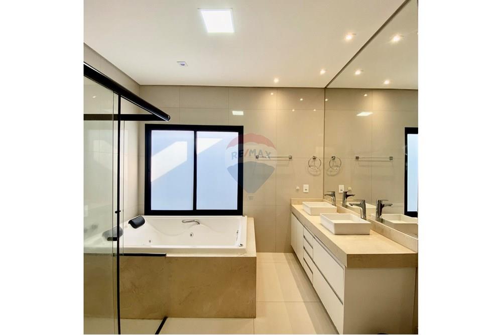 Casa de Condomínio com 3 quartos à venda, 228m² — foto 23 de 24