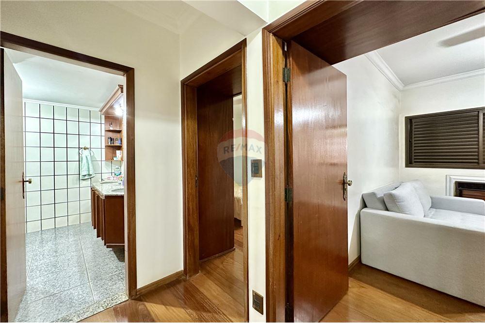 Apartamento com 3 quartos à venda, 134m² — foto 12 de 24