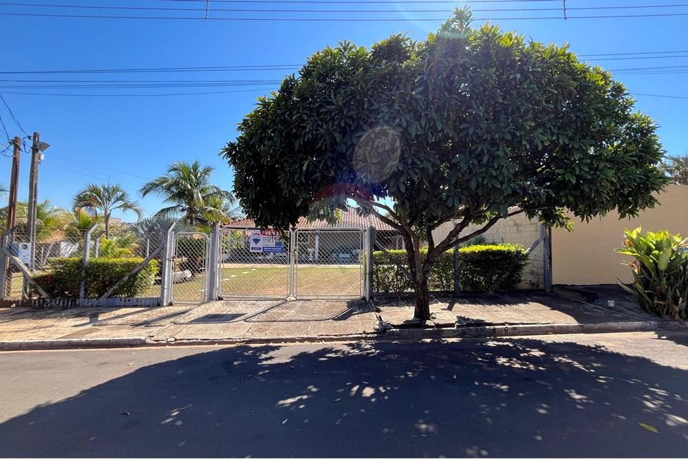 Casa com 2 quartos à venda, 266m² — foto 2 de 21