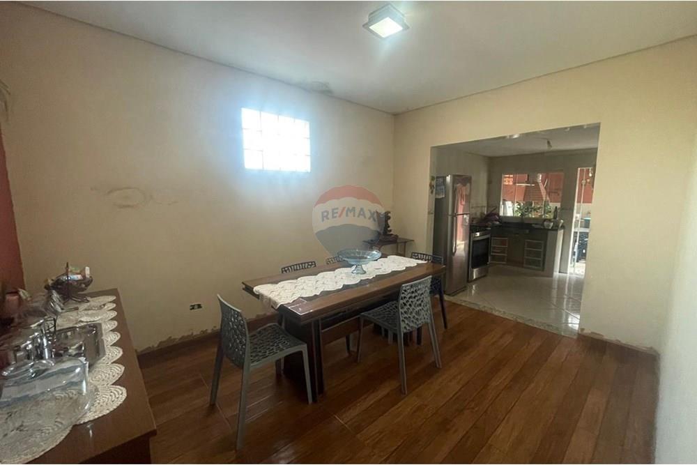 Casa à venda com 3 quartos, 218m² - Foto 13
