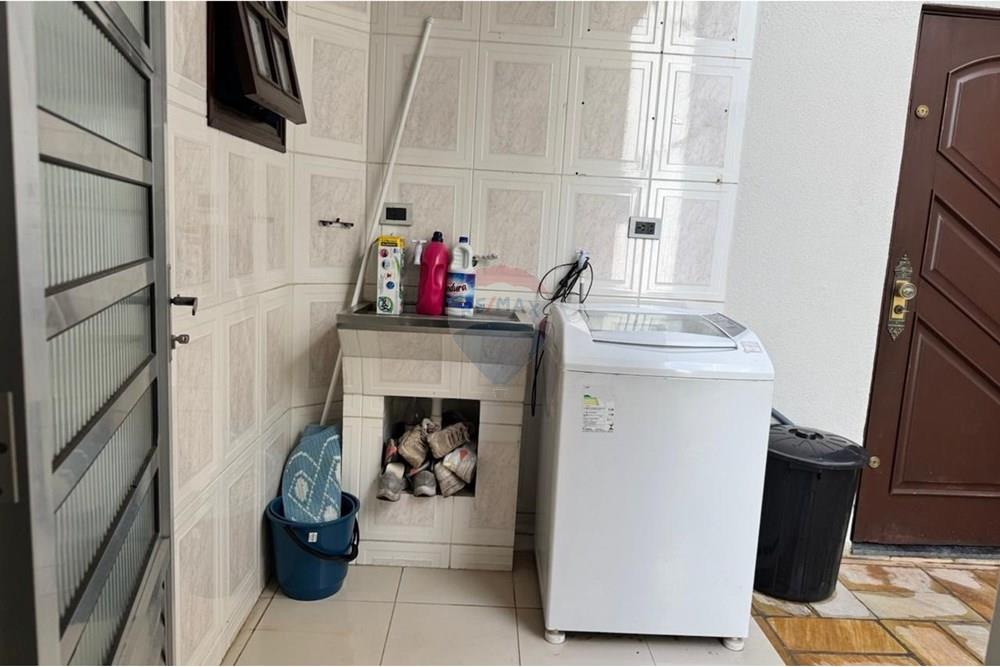 Casa à venda com 4 quartos, 250m² - Foto 16