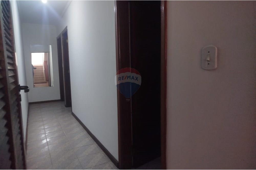 Casa à venda com 4 quartos, 285m² - Foto 16