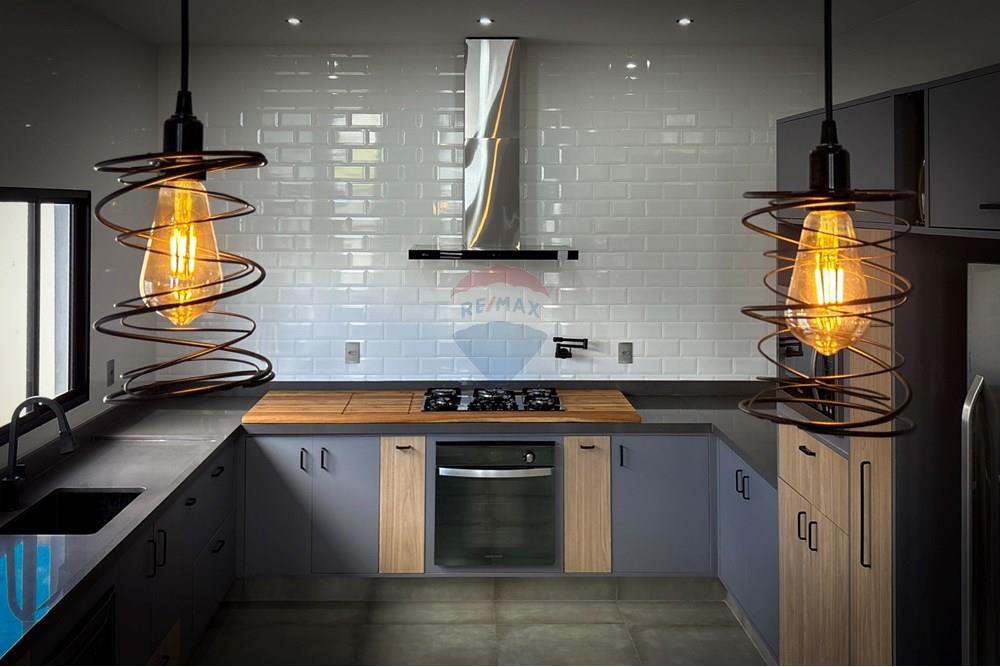 Casa - Venda - Botucatu , São Paulo - 18-DJI_20250313_140902_337.jpg - Cozinha - 630481103-80