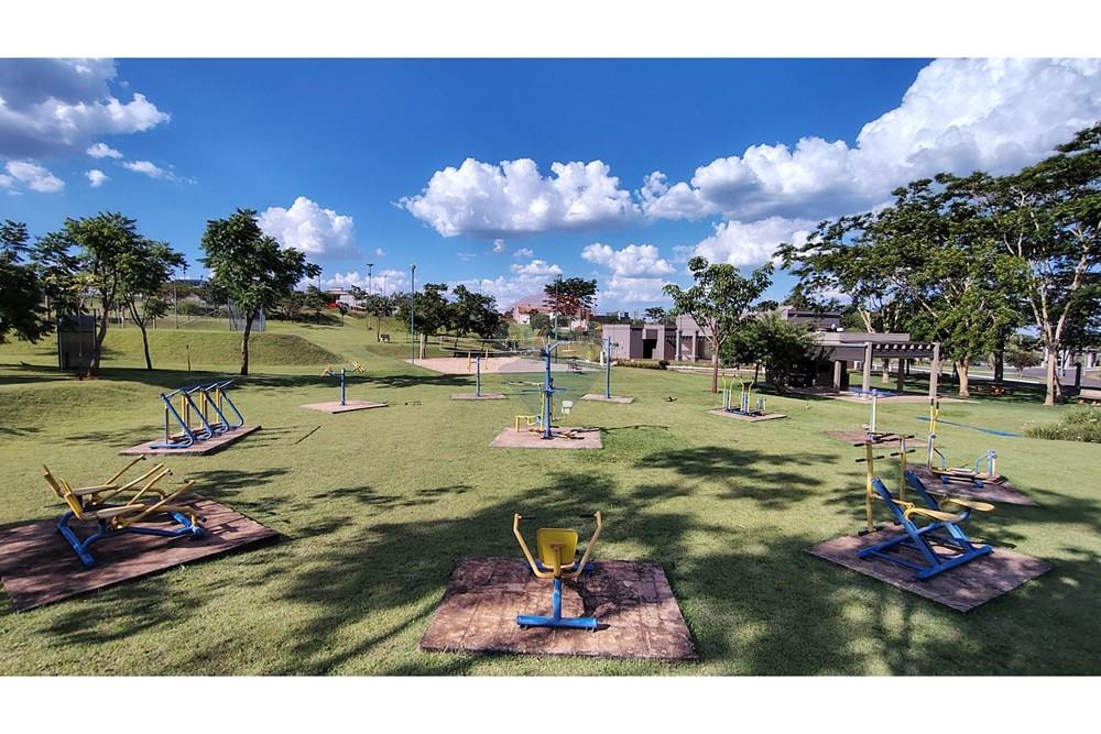 Terreno / Lote / Condomínio  à venda, 305m² — foto 9 de 18