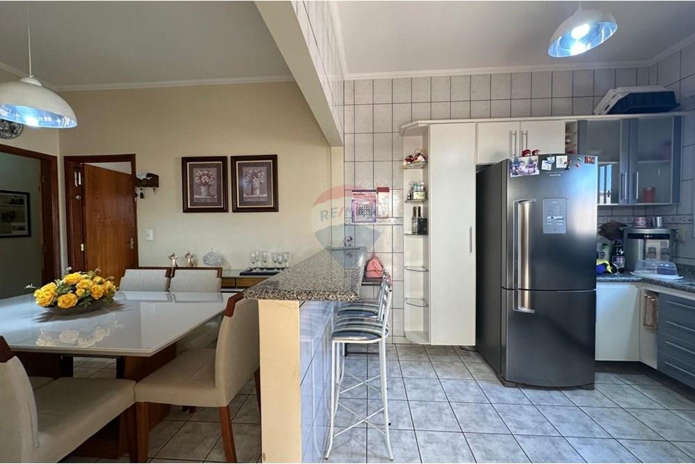 Casa com 3 quartos à venda, 133m² — foto 21 de 31